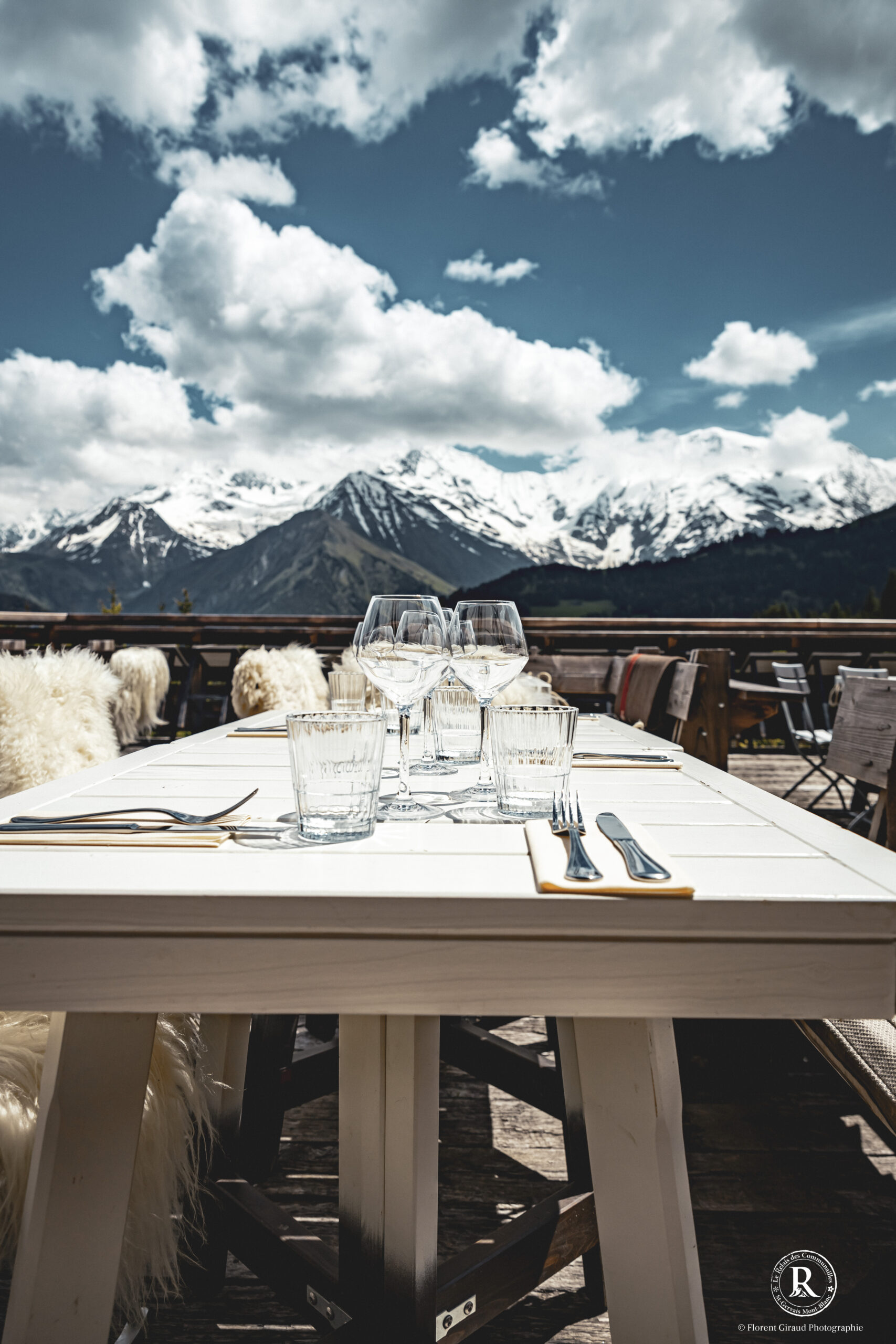 Terrasse ensoleillée face au Mont-Blanc