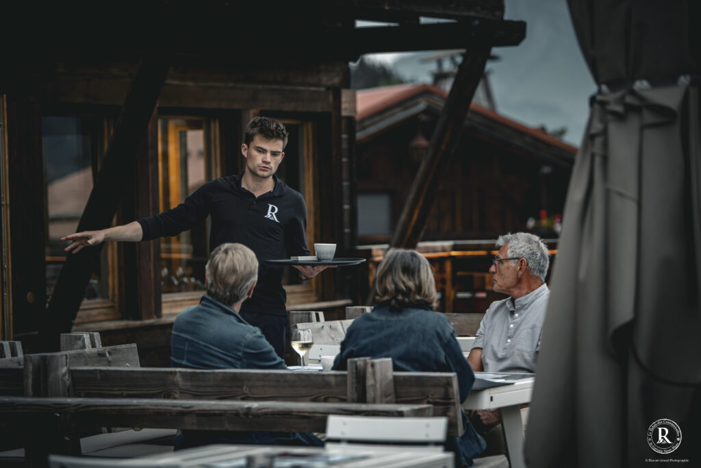 La terrasse du Relais des Communailles.